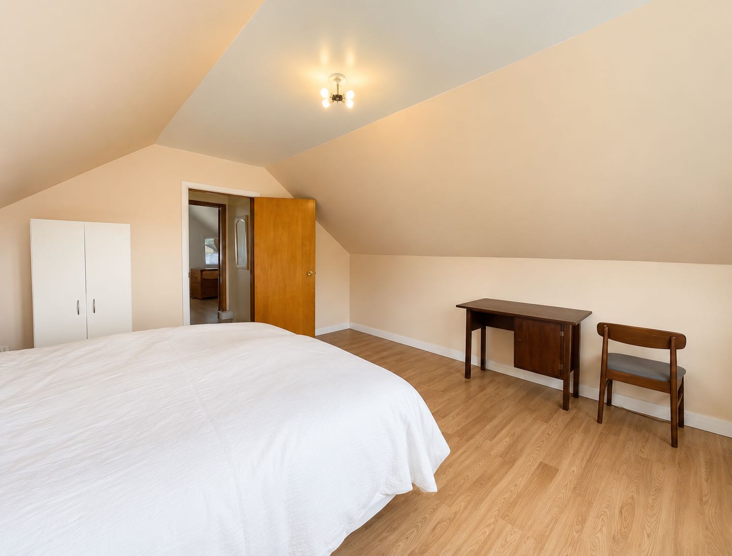 High quality private room near CBU